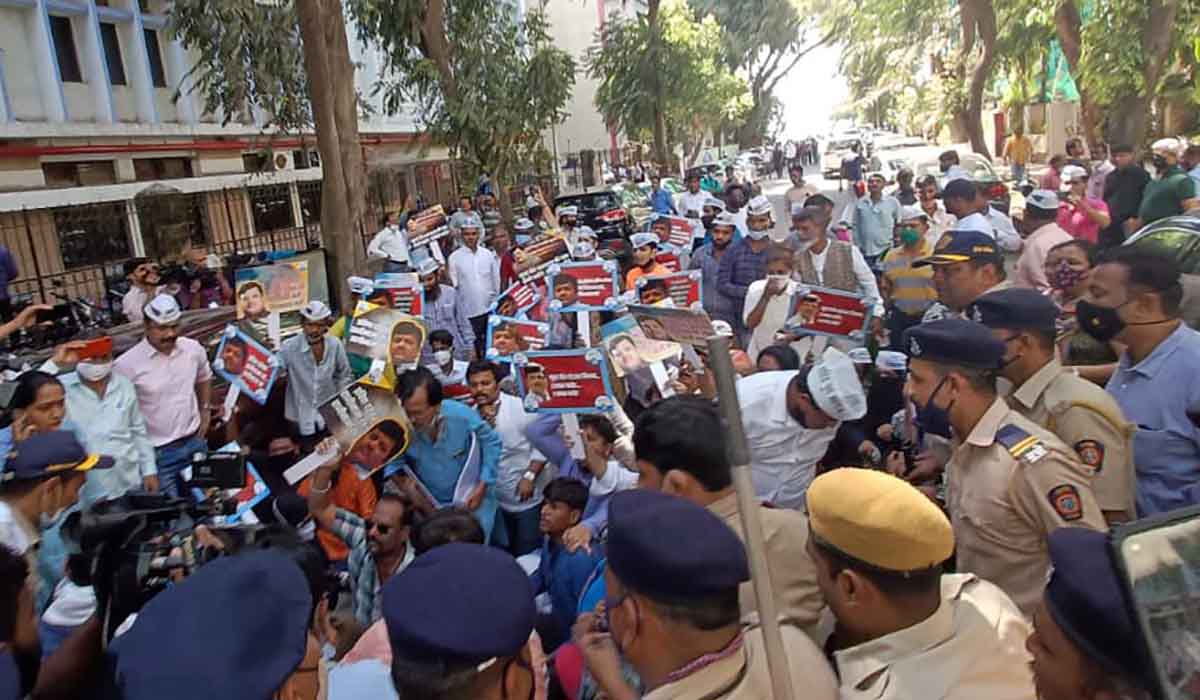 aap, aam aadmi party, arvind kejriwal, bjp protest, protest by aap, pravin darekar, darekar