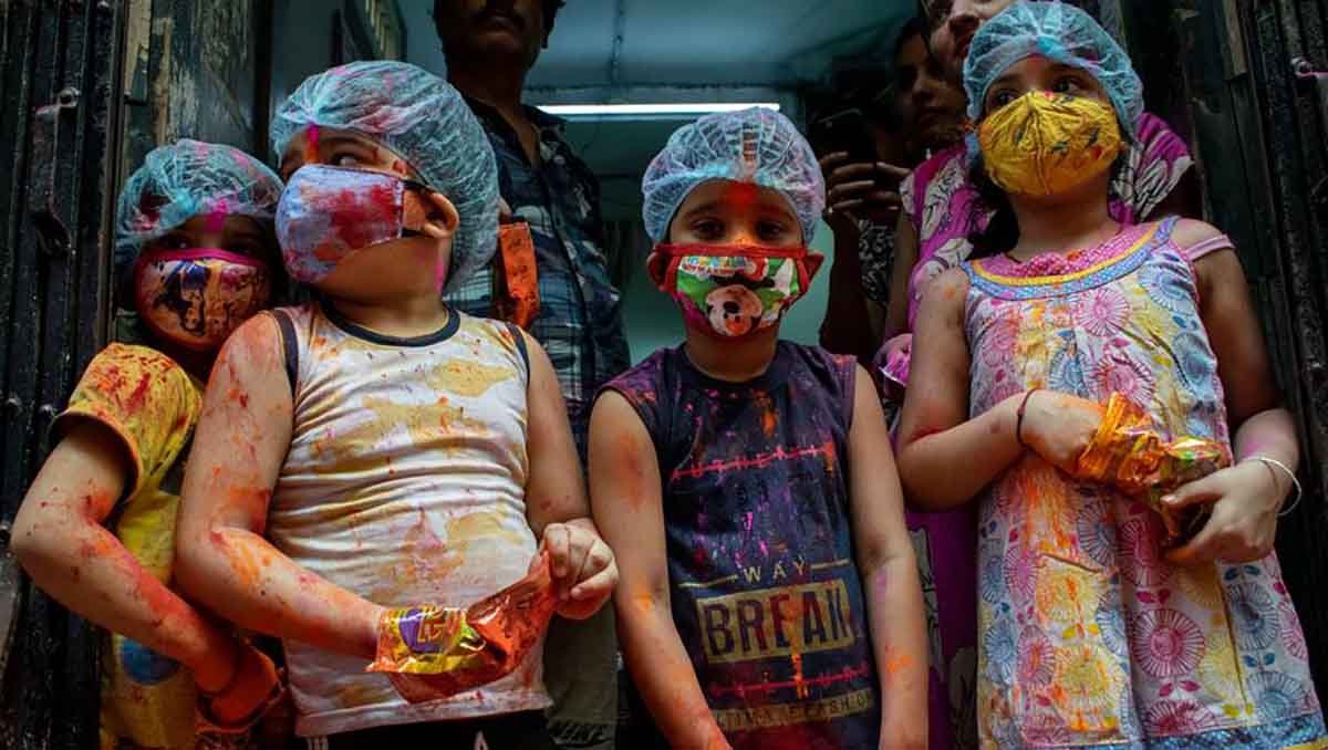 holi, holi in mumbai, holi playing children, holi colours,