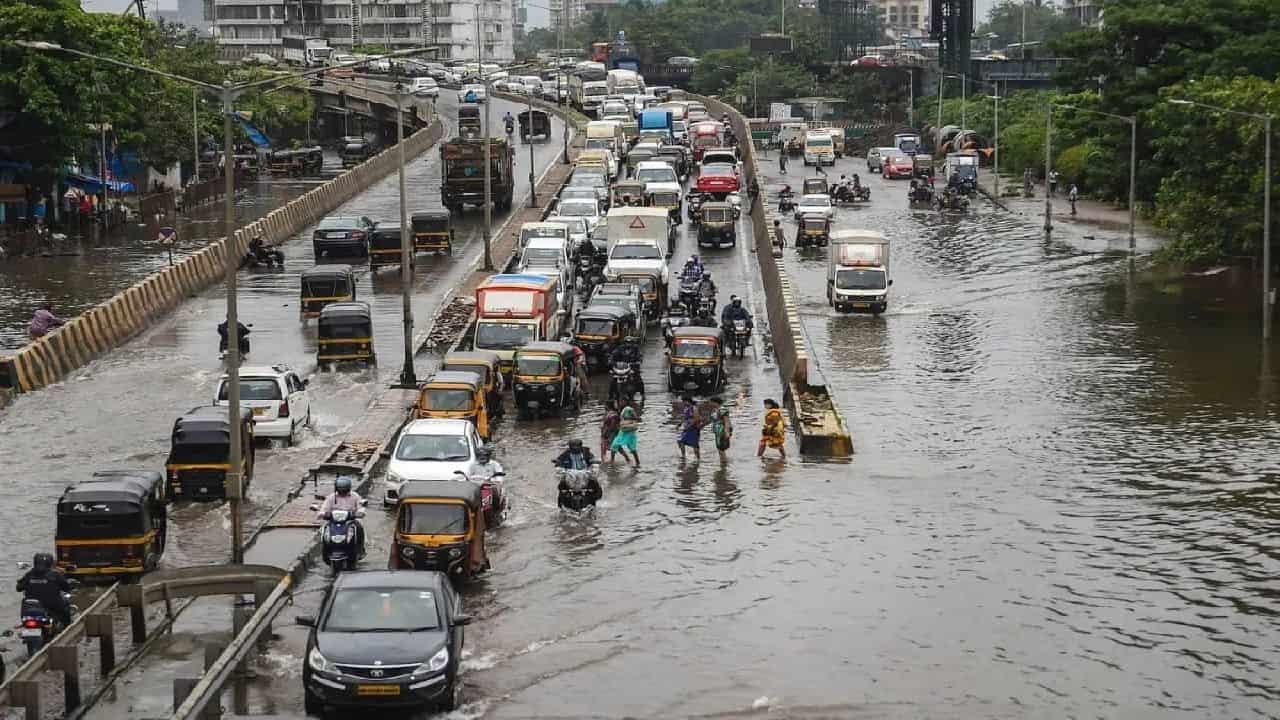 Waterlogging in Mumbai 1 1