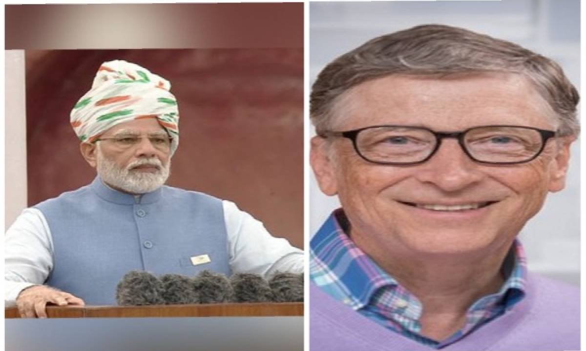 Prime Minister Narendra Modi Left Microsoft co founder Bill Gates Right .