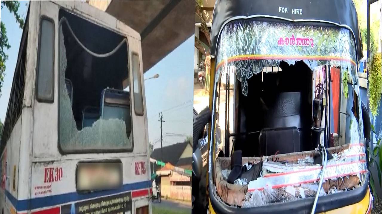 Kerala Protest, Bus, Auto rickshaw, Stone Peddling 