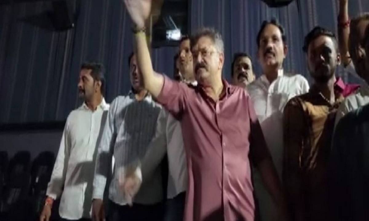 NCP leader Jitendra Awadh blocks the screening of Har Har Mahadev Movie