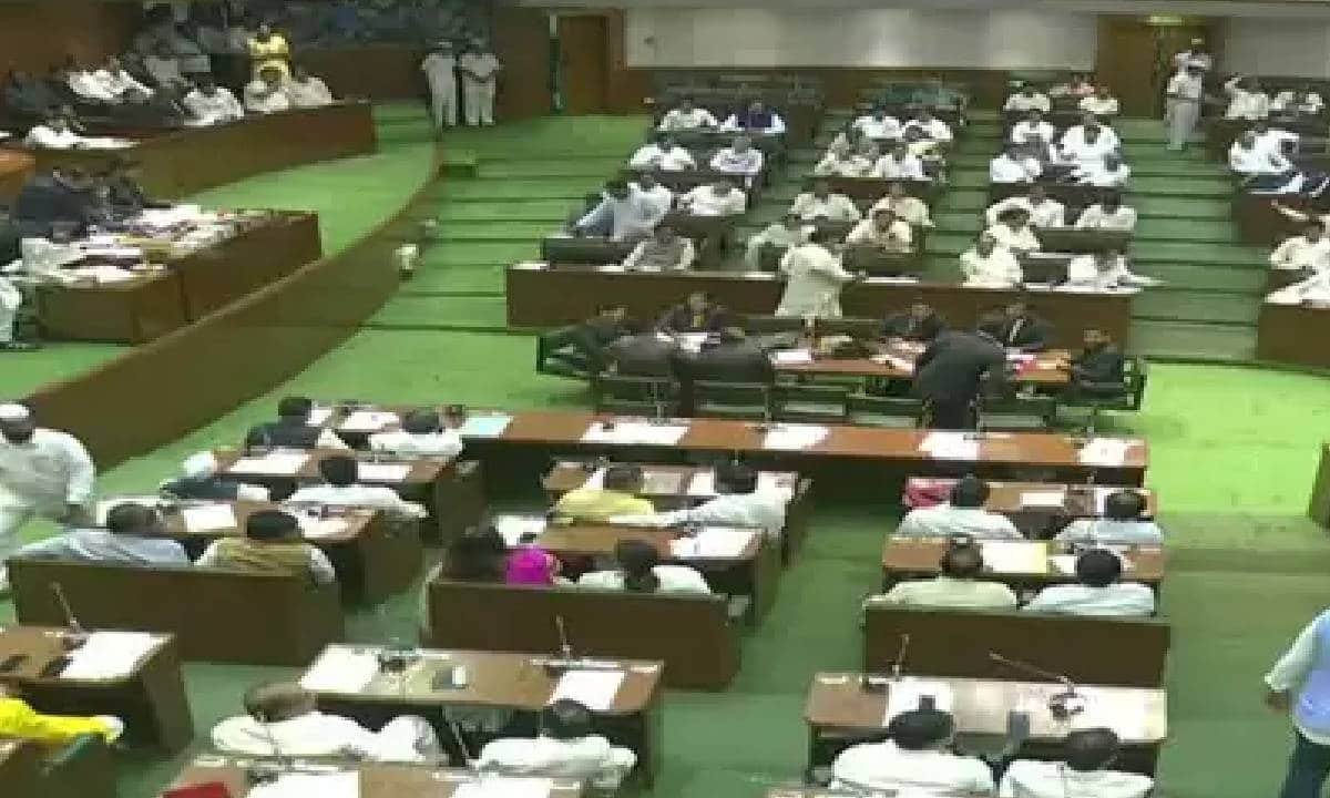 Maharashtra Assembly Speaker Rahul Narvekar Nana Patole Phone Tapping Issue