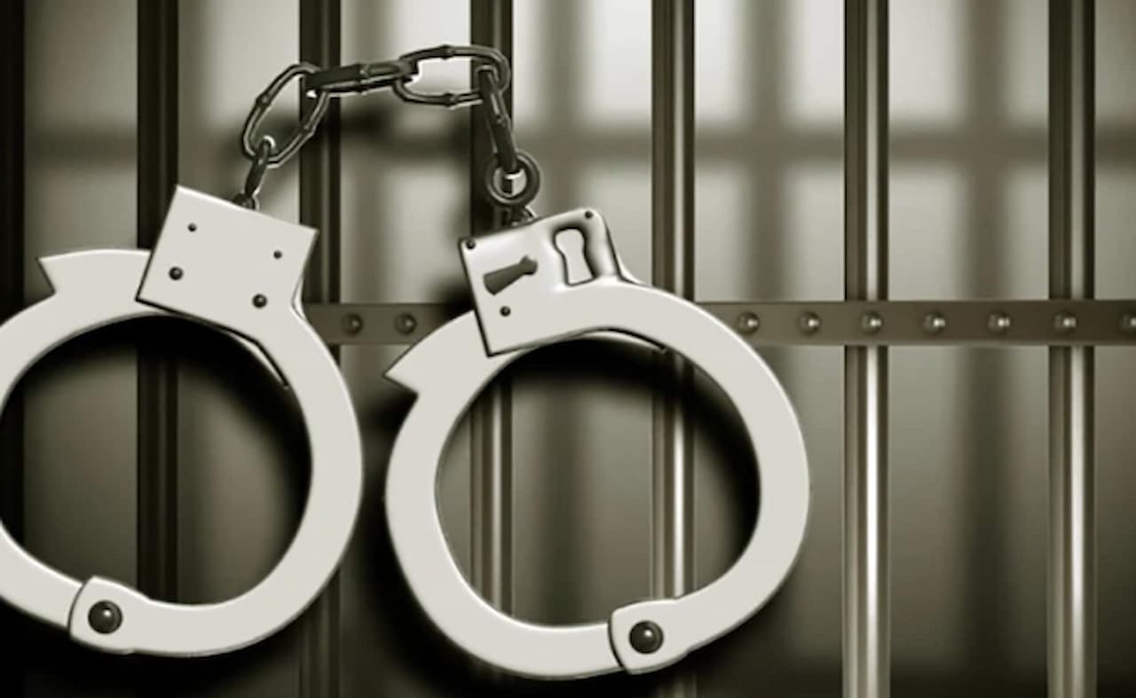 criminal held, drug peddler, mumbai police, woman, woman criminal