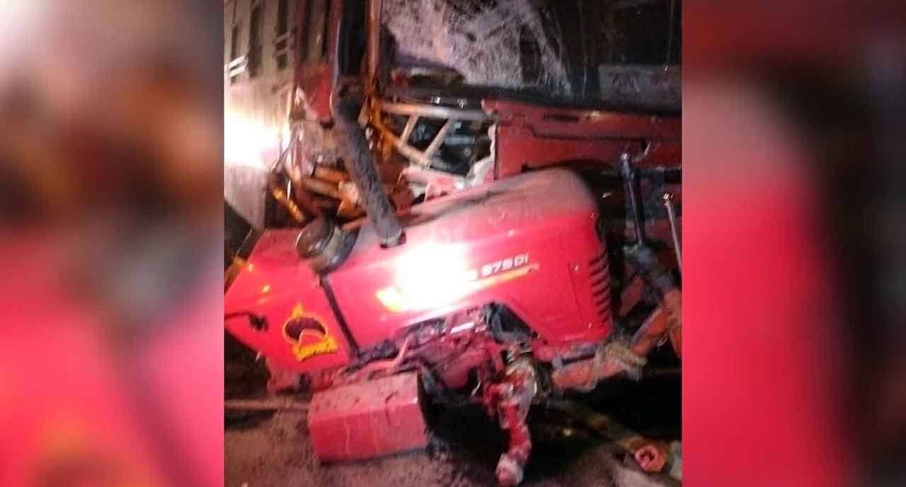 tractor, ahmedabad, accident, tractor bus accident