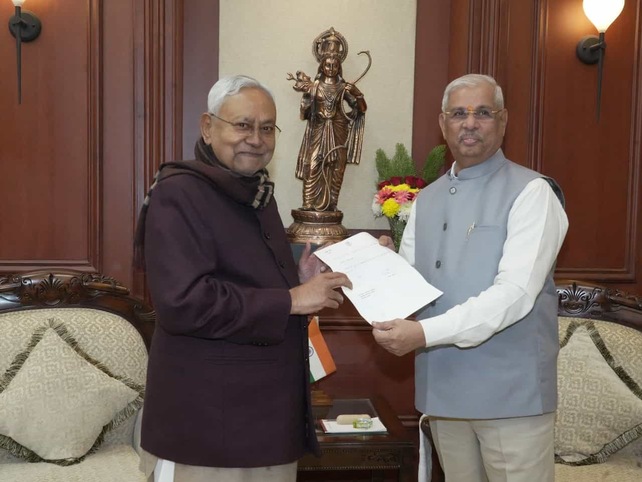 Nitish Kumar Resigns, Dumps 'Mahagathbandhan', India Bloc; Stakes Claim To Form Govt With Bjp Support 1 nitish kumar, nitish, bihar governor, bihar, bjp, jd(u), rjd, tejaswi yadav