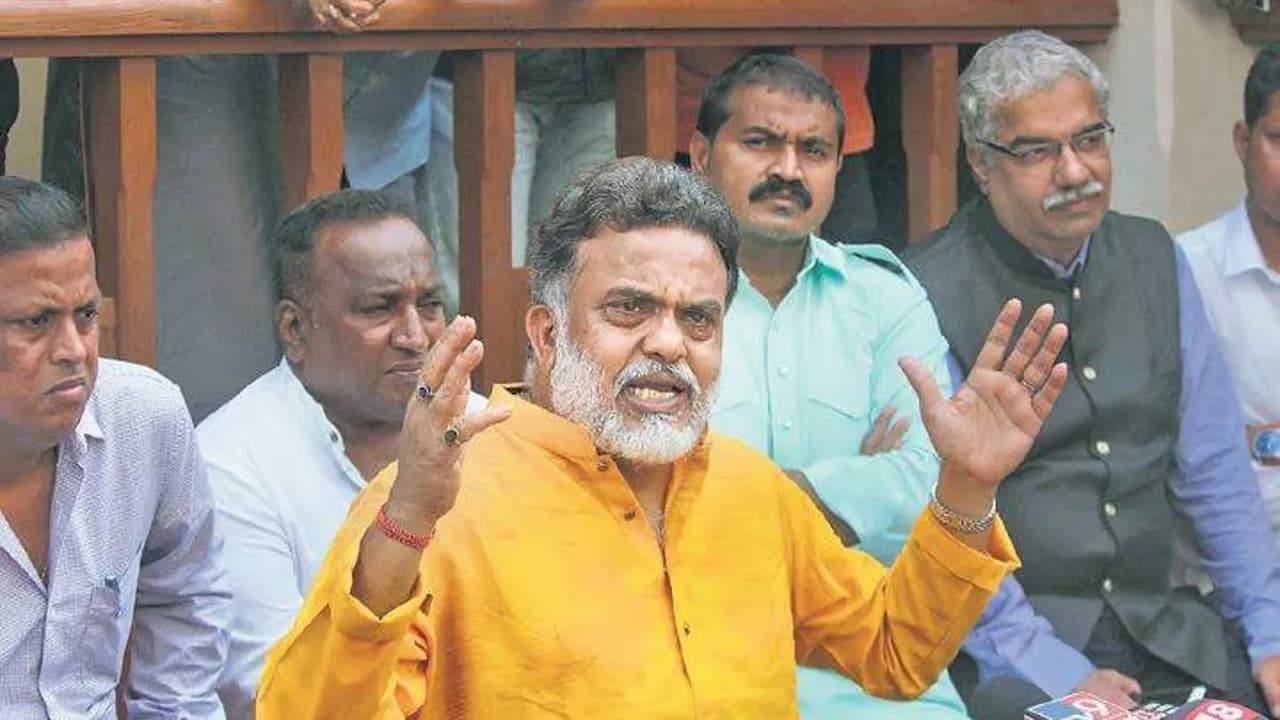 sanjay nirupam, nirupam, congress, ls seats in mumbai, shiv sena (ubt)