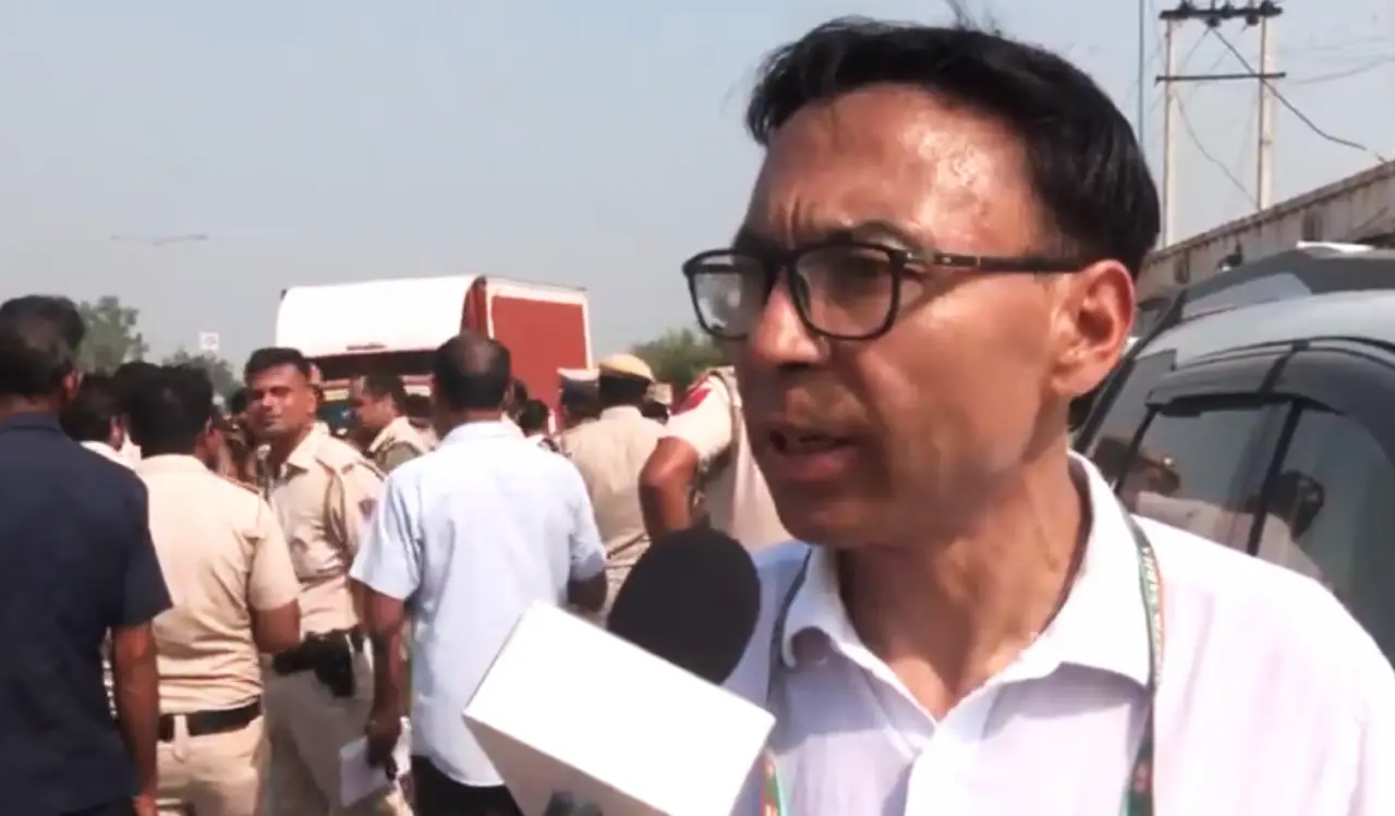 ladakh, haji hanifa jan, delhi police, detained, Sonam Wangchuk