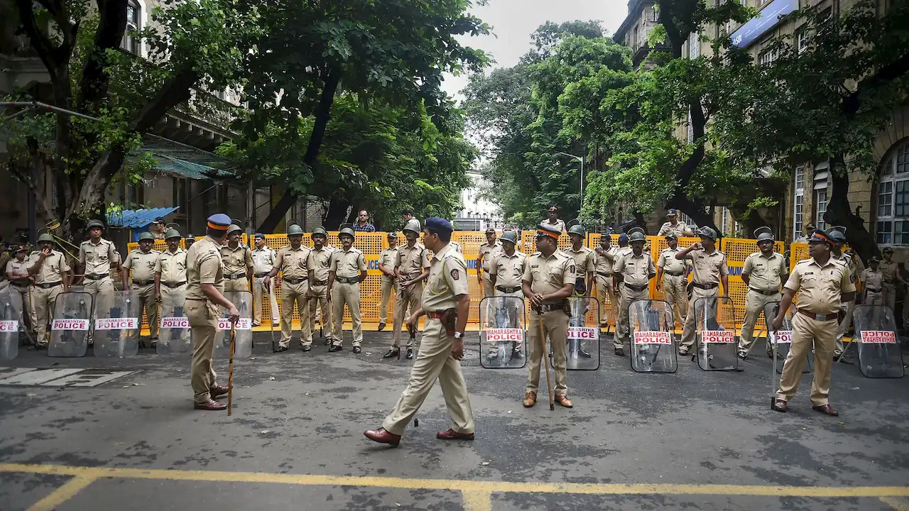 maharashtra police, mumbai police, police, mumbai, officers, railway