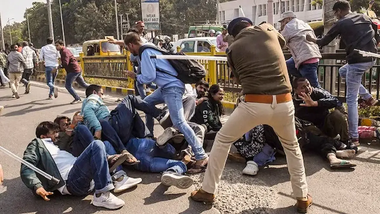 bpsc exam, bpsc, protest, bihar, bihar exam, prashant kishor, lathi charge