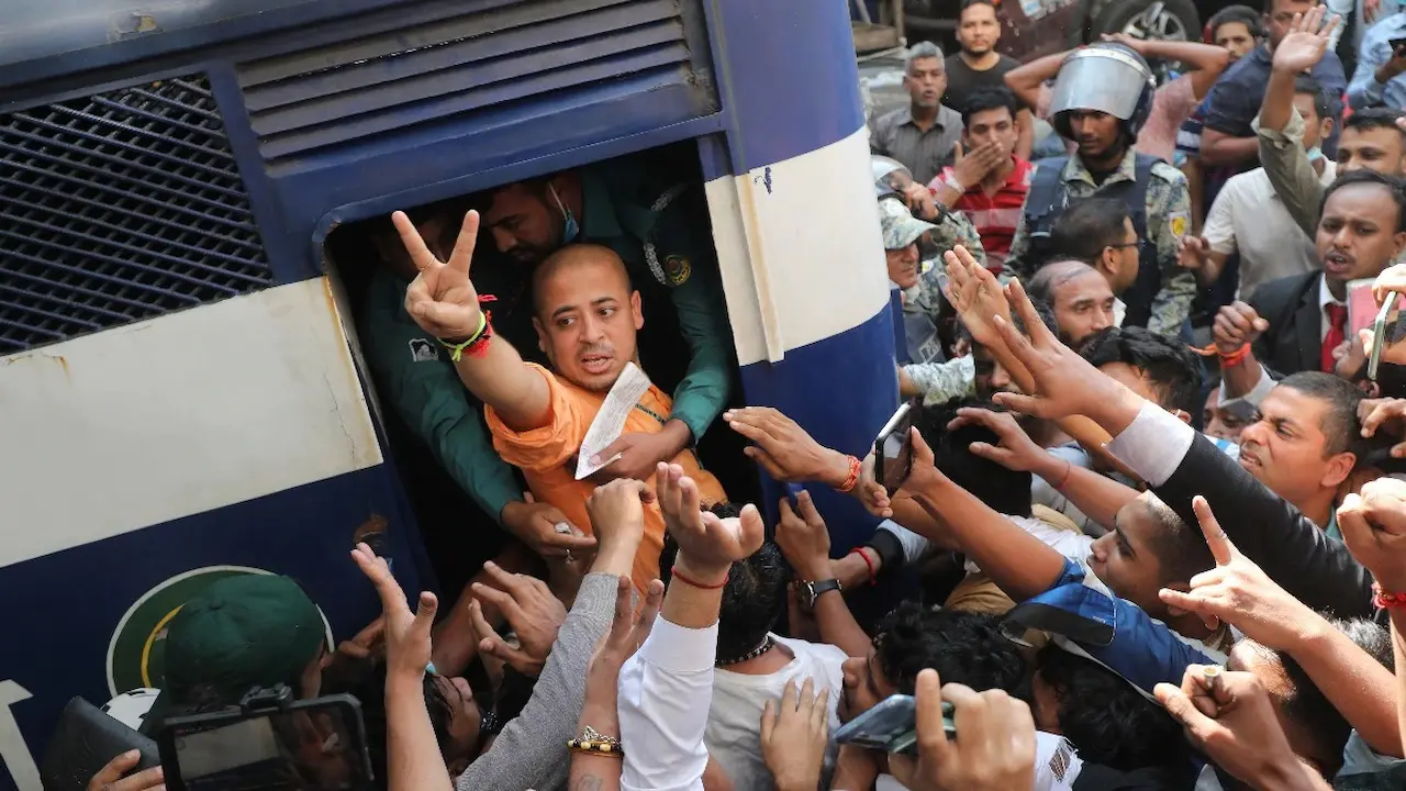 chinmoy krishna das, iskcon, iskcon kolkata, bangladesh, bangladesh court