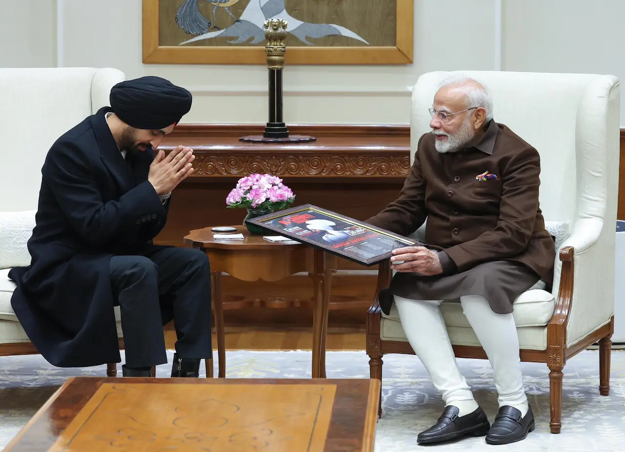 pm modi, narendra modi, diljit dosanjh, modi meets dosanjh