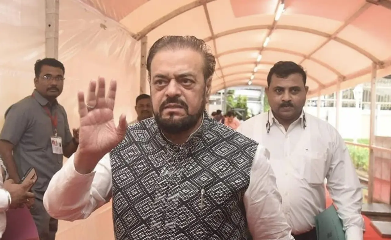 Fir Against Abu Azmi Over Aurangzeb Remarks: 'He Has No Right To Stay In India' 1 abu azmi, aurangzeb, remark, vidhan sabha, maharashtra