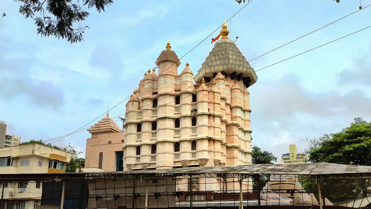 Devotee Offerings, siddhivinayak temple, siddhivinayak, 
