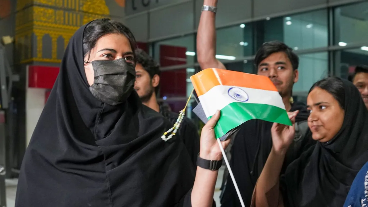Flight From The Fire: 100+ Indian Students Evacuated From Iran Land Safely In Delhi 19 iran, israel, iran-israel conflict, indian students, airport