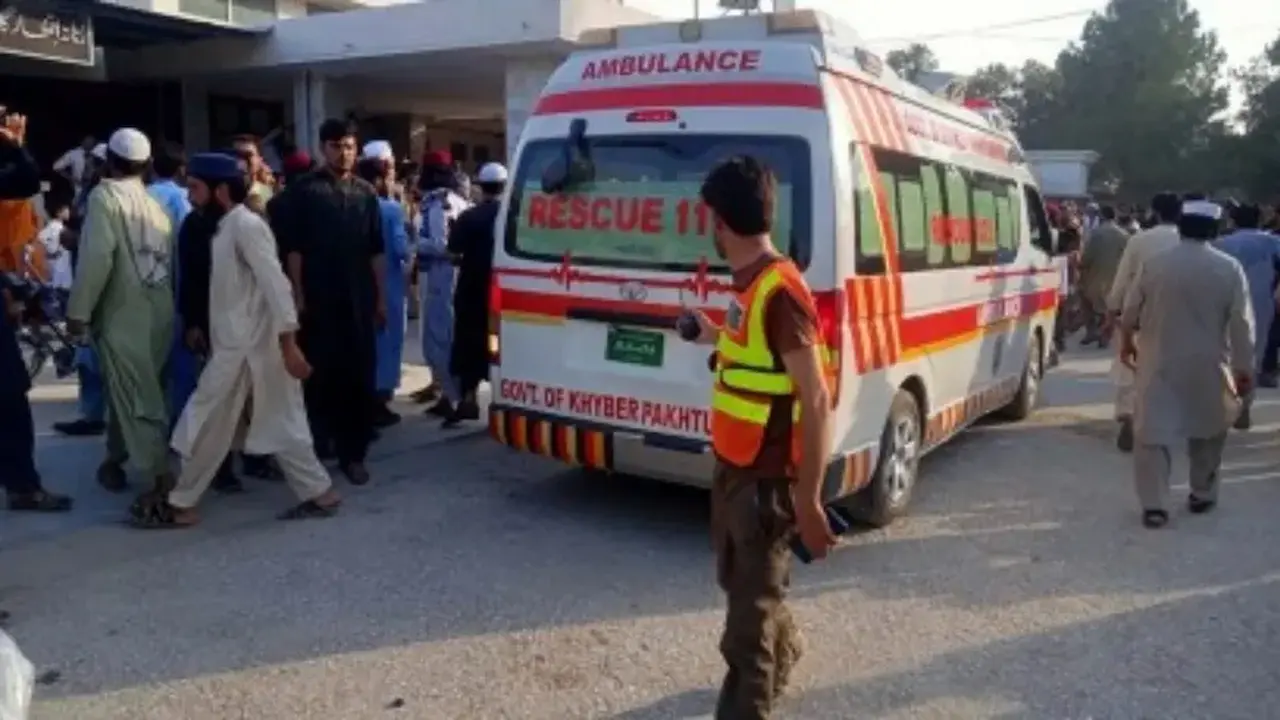 Carnage In Khyber Pakhtunkhwa: Suicide Blast Kills 13 Soldiers, Dozens Injured 1 khyber, pakhtunkhwa, suicide, suicide attack, pakistan