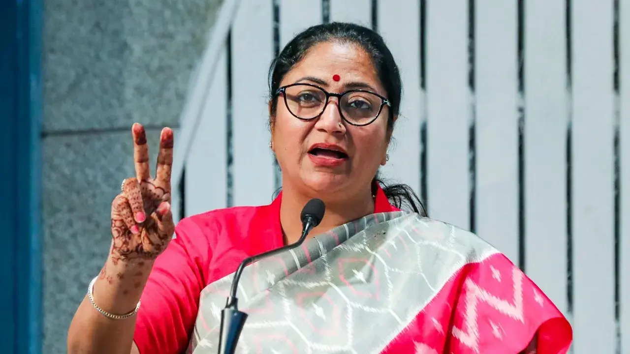 rekha gupta, pollution, delhi, delhi weather