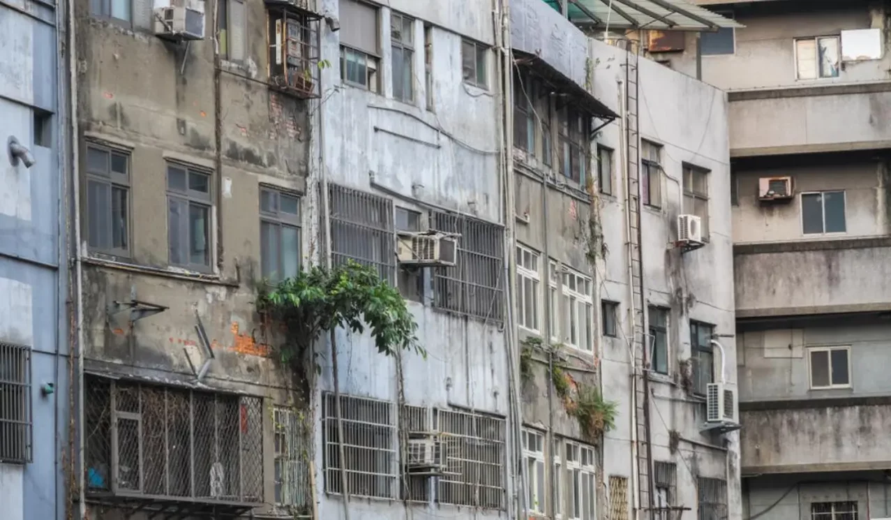 Mhada Flags 82 Mumbai Buildings As Highly Dangerous, Launches Evacuation Ahead Of Monsoon 1 mumbai dangerous building, mhada, mumbai buildings, demolition