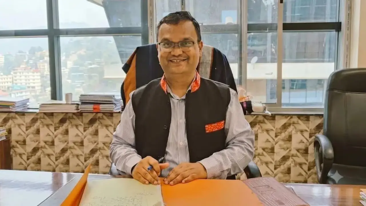 prashant lokhande, prashant sitaram lokhande, ias, cbse, chairperson